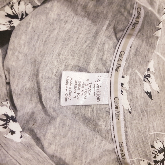 Calvin Klein floral muscle tee - Picture 4 of 4